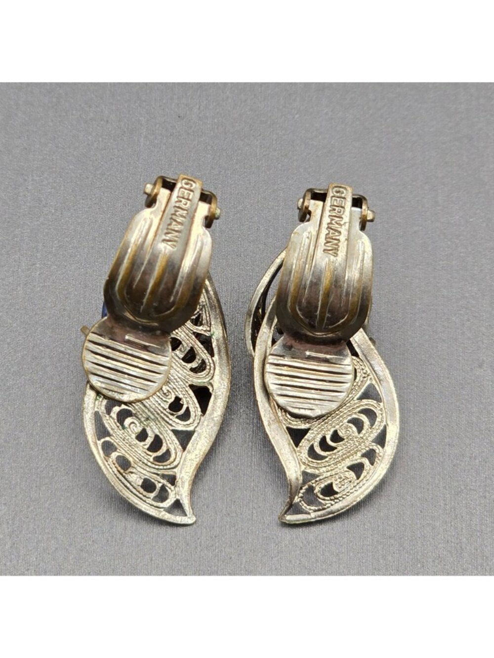 Vintage West German Silver Filigree Clip On Earrings Blue Art Glass 1950s - Picture 5 of 10